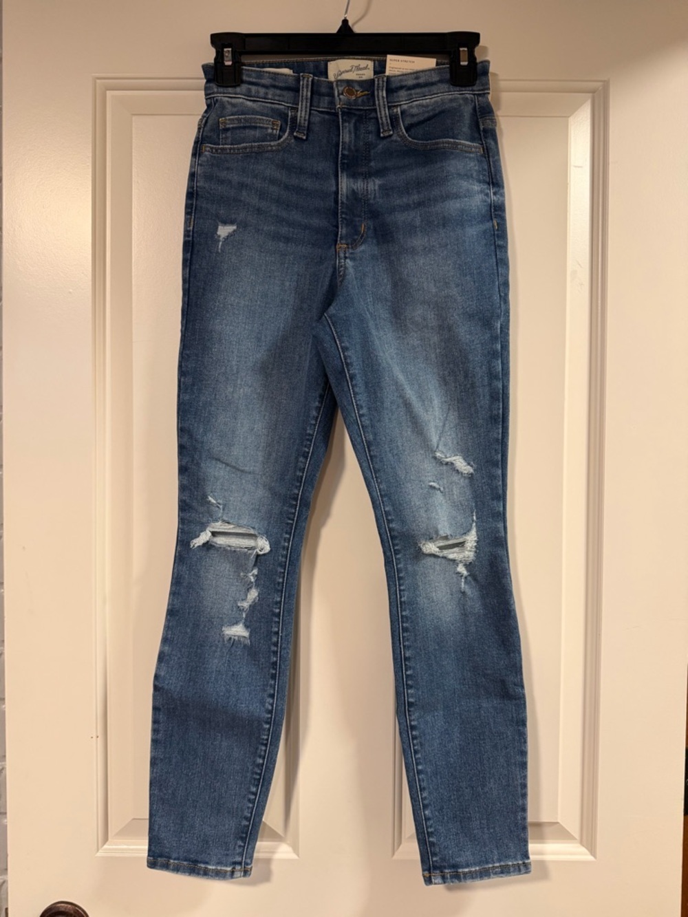 Universal Thread High Rise Skinny Jeans Size 4 Short Distressed Super Stretch